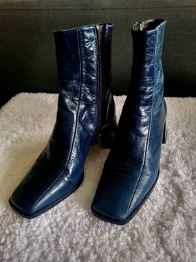 l'intervalle Navy Square-Toe Leather Ankle Boots - size 6
